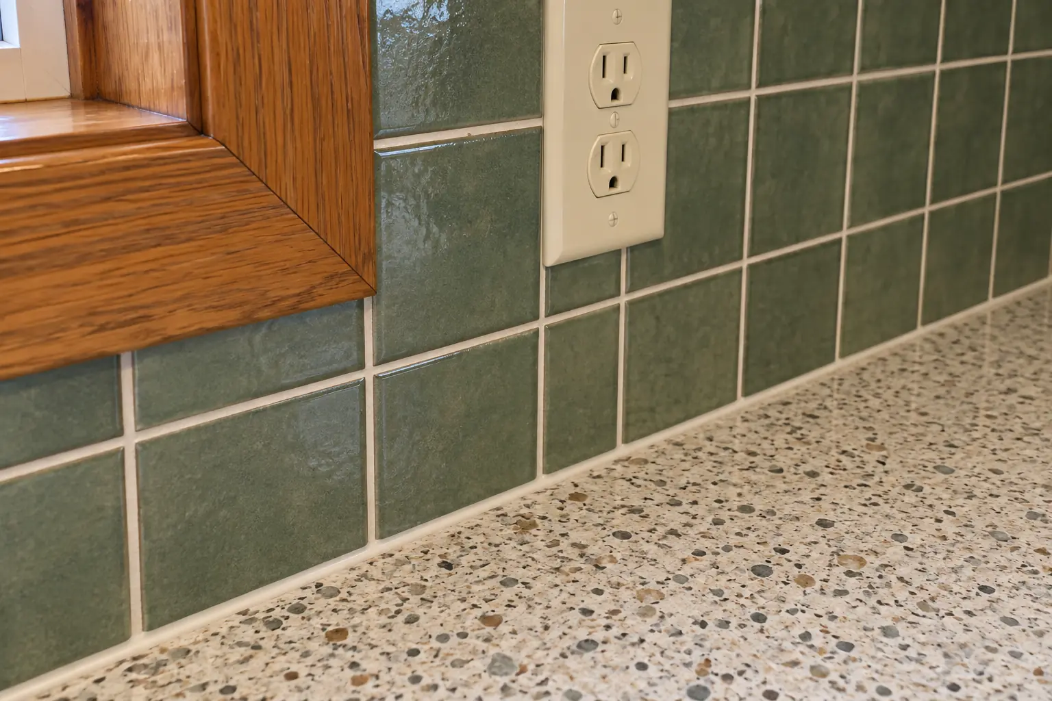 Kitchen Backsplash Installation in a postwar ranch / cape cod / bi-level — detail