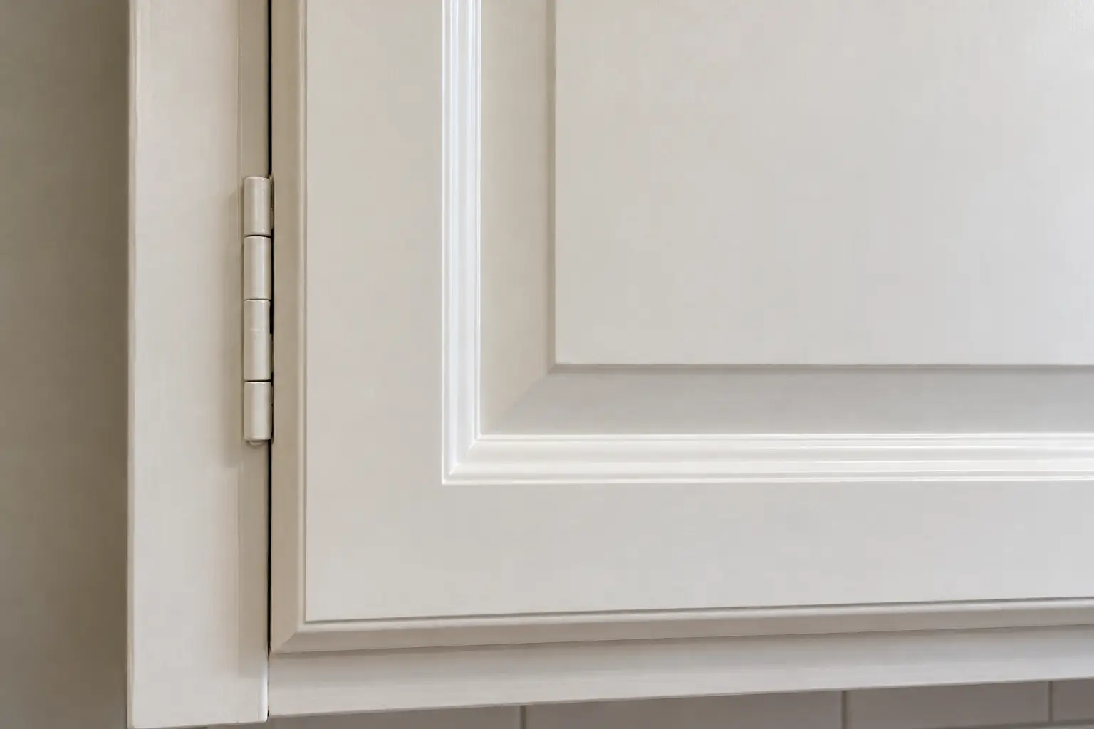 Kitchen Cabinet Painting in a prewar house — detail