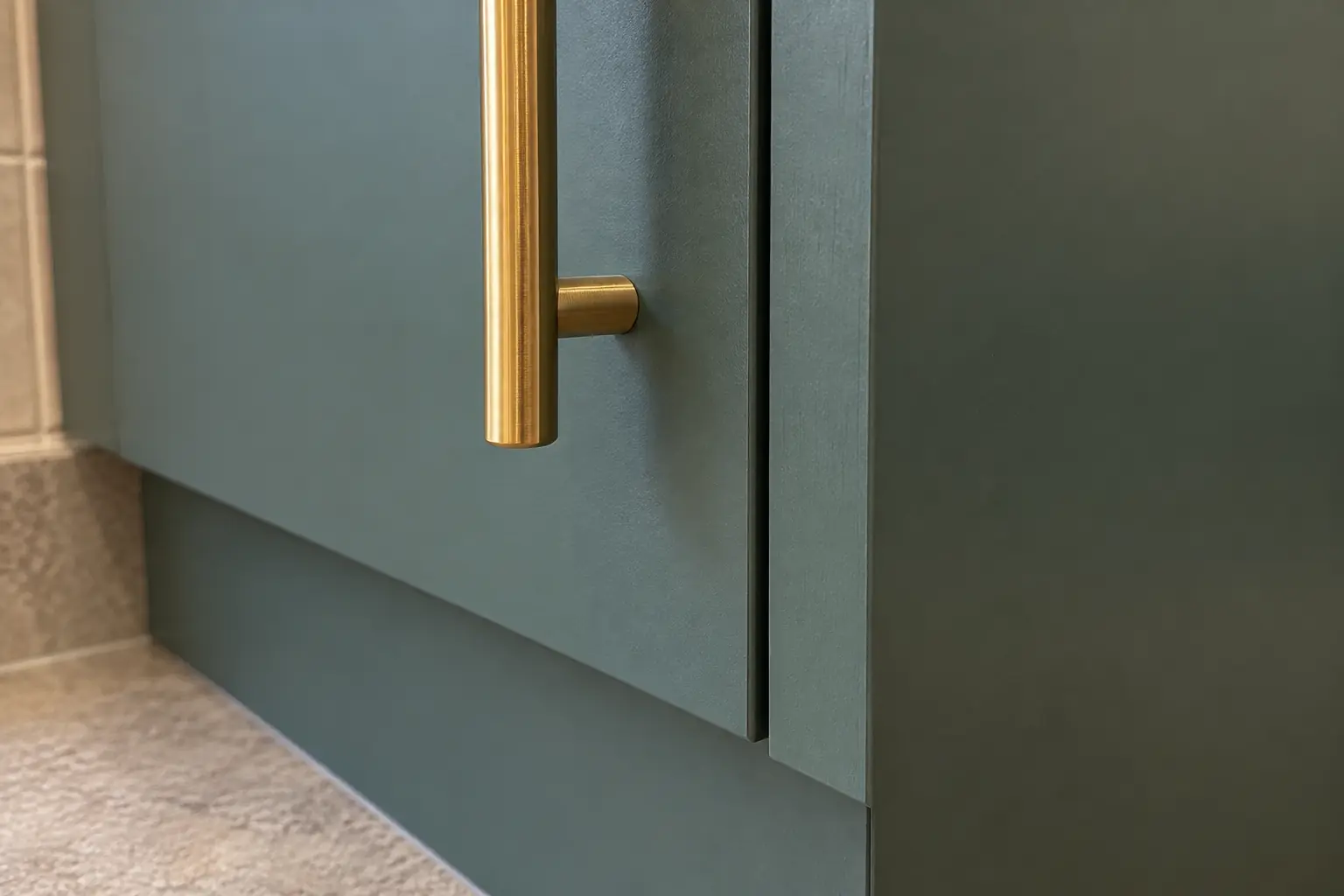 Cabinet Refacing in a 1980s-1990s two-story colonial / tract house — detail
