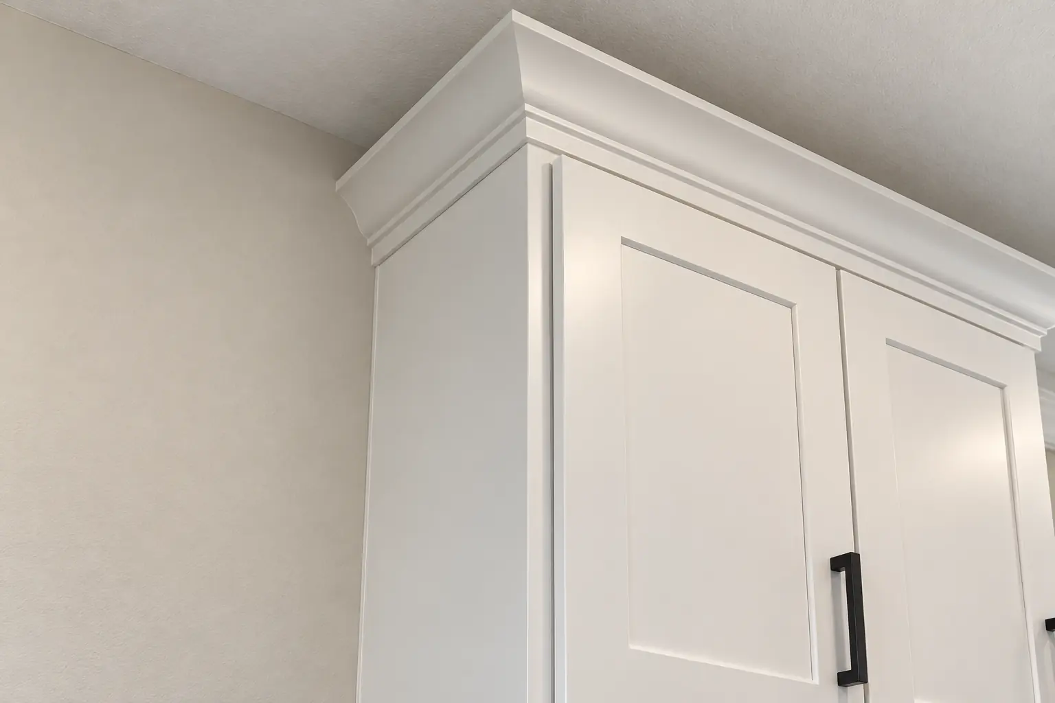 Kitchen Fire & Smoke Restoration in a 2000s new construction — detail