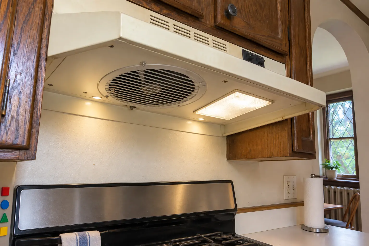 Range Hood Repair in a prewar house — fixed