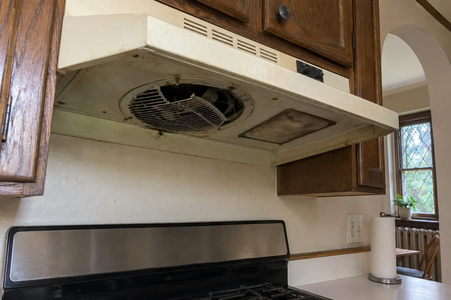 Range Hood Repair in a prewar house — problem